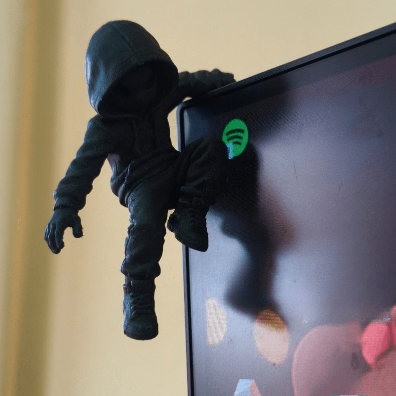 Gaming Accessories For Bedroom - Climb Hoodie Alien Mini Statue 3D